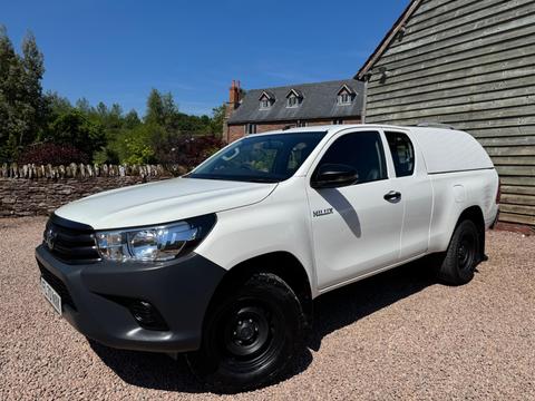 Toyota Hilux Pickup 2.4 D-4D Active Extra Cab Pickup 4WD Euro 6 (s/s) 4dr