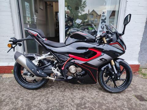 QJMotor SRK 125 R Super Sports 125 Sports Euro 5