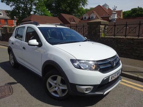 Dacia Sandero Stepway Hatchback 1.5 dCi Laureate Euro 5 5dr