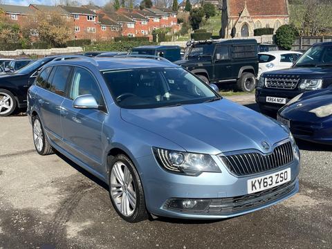 Skoda Superb Estate 2.0 TDI Elegance DSG 4WD Euro 5 (s/s) 5dr