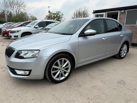 Skoda Octavia Hatchback 2.0 TDI Elegance DSG Euro 5 (s/s) 5dr