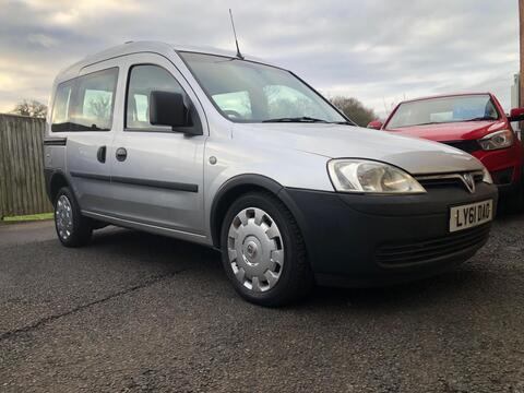 Vauxhall Combo Combi Van 1.3 2000 CDTi 16v Crew Van Easytronic FWD L1 H1 5dr