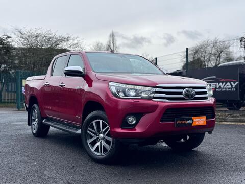 Toyota Hilux Pickup 2.4 D-4D Invincible 4WD Euro 6 (s/s) 4dr (TSS, 3.5t)