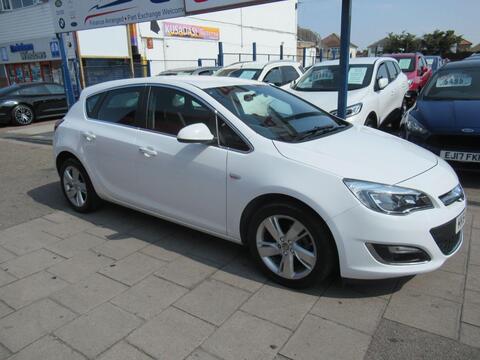 Vauxhall Astra Hatchback 1.4 16v SRi Euro 5 5dr