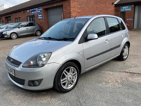 Ford Fiesta Hatchback 1.6 Ghia 5dr
