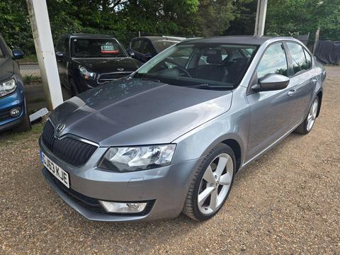 Skoda Octavia Hatchback 1.6 TDI Elegance DSG Euro 5 (s/s) 5dr