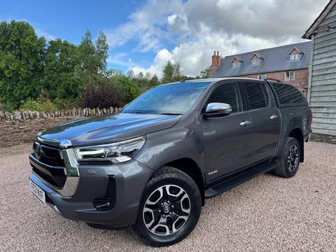 Toyota Hilux Pickup 2.4 D-4D Invincible Auto 4WD Euro 6 (s/s) 4dr