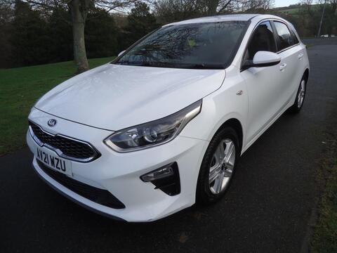 Kia Ceed Hatchback 1.6 CRDi MHEV 2 NAV Euro 6 (s/s) 5dr