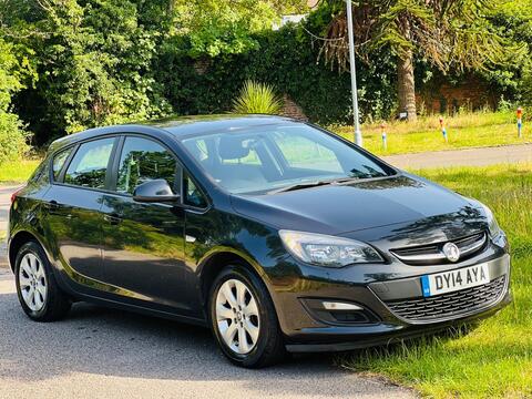 Vauxhall Astra Hatchback 1.6 16v Design Euro 5 5dr