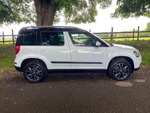 Skoda Yeti SUV 2.0 TDI Elegance Outdoor DSG 4WD Euro 5 5dr