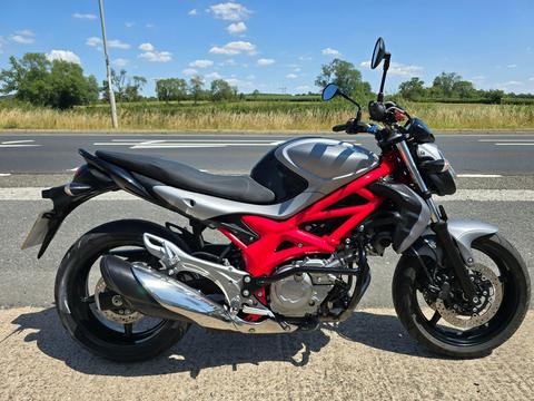Suzuki Gladius 650 Naked 650