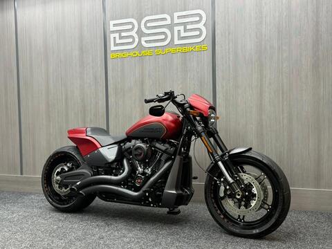 Harley-Davidson Softail Custom Cruiser 1868 FXDR 114 Euro 4