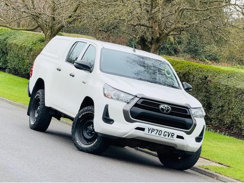 Toyota Hilux Pickup 2.4 D-4D Active 4WD Euro 6 (s/s) 4dr