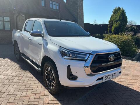 Toyota Hilux Pickup 2.4 D-4D Invincible 4WD Euro 6 (s/s) 4dr