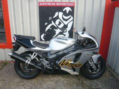 Kawasaki ZX-7R Sports Tourer 750 P4