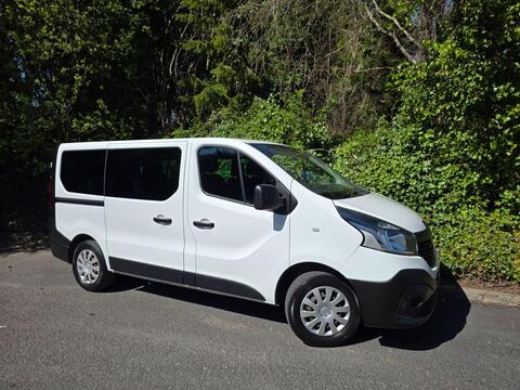 Renault Trafic Minibus 1.6 dCi ENERGY 27 Business SWB Euro 6 (s/s) 5dr (9 Seat)