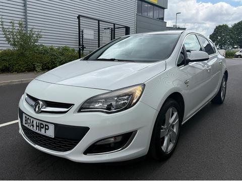 Vauxhall Astra Hatchback 1.4 16v SRi Euro 5 5dr