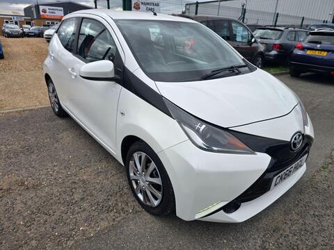 Toyota AYGO Hatchback 1.0 VVT-i x-play Euro 5 5dr Euro 5