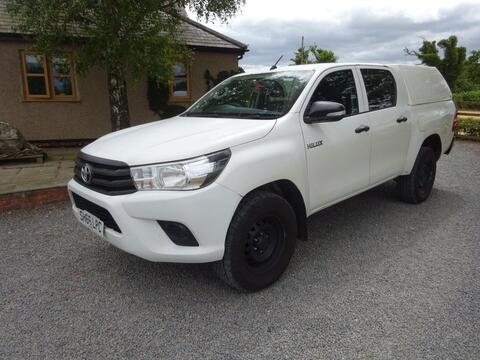 Toyota Hilux Pickup 2.4 D-4D Active 4WD Euro 6 4dr (3.5t)