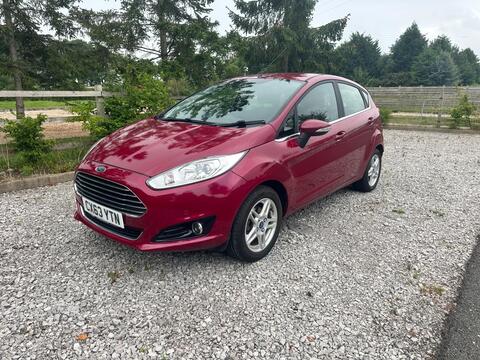 Ford Fiesta Hatchback 1.0 Zetec Euro 5 (s/s) 5dr