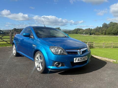 Vauxhall Tigra Convertible 1.4i 16v Sport Cabriolet 2dr