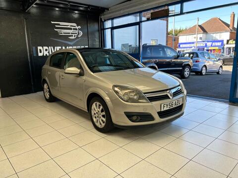 Vauxhall Astra Hatchback 1.8i 16v Design 5dr