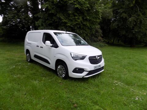 Vauxhall Combo Panel Van 1.5 Turbo D 2300 Sportive L2 H1 Euro 6 4dr