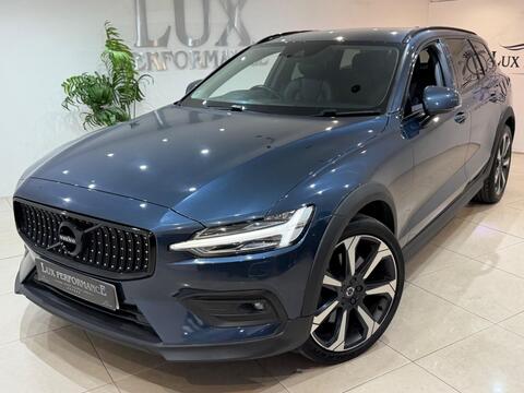 Volvo V60 Cross Country Estate 2.0 D4 Plus Auto AWD Euro 6 (s/s) 5dr