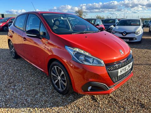 Peugeot 208 Hatchback 1.2 PureTech XS White Euro 6 5dr
