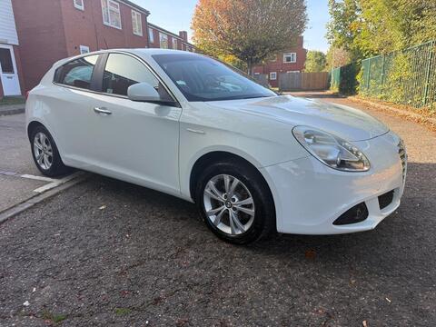 Alfa Romeo Giulietta Hatchback 1.4 TB Lusso Euro 5 (s/s) 5dr