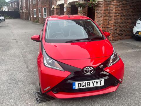 2018 Toyota Aygo, photograph 2