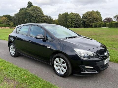 Vauxhall Astra Hatchback 1.6 CDTi ecoFLEX 94g Design Euro 6 (s/s) 5dr