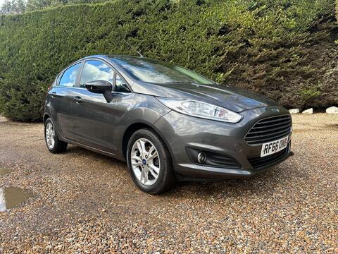 Ford Fiesta Hatchback 1.25 Zetec Euro 6 5dr