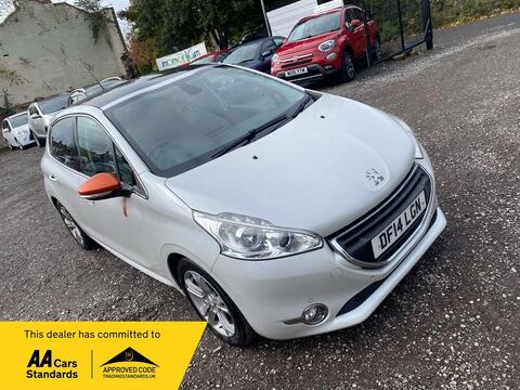 Peugeot 208 Hatchback 1.6 e-HDi Roland Garros Euro 5 (s/s) 5dr