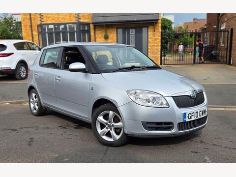 Skoda Fabia Hatchback 1.4 16V 2 5dr