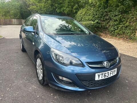 Vauxhall Astra Estate 1.6 16V Exclusiv Sports Tourer Auto Euro 5 5dr