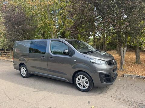 Vauxhall Vivaro Combi Van 2.0 Turbo D 3100 Elite Crew Van Auto L2 H1 Euro 6 (s/s) 5dr
