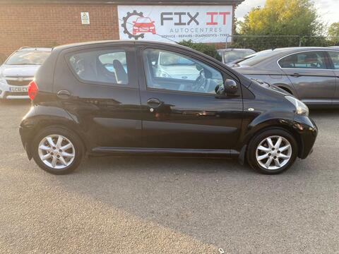 Toyota AYGO Hatchback 1.0 VVT-i Black Euro 4 5dr