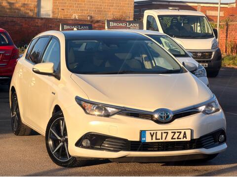 Toyota Auris Hatchback 1.8 VVT-h Design CVT Euro 6 (s/s) 5dr (Safety Sense)