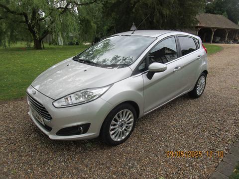 Ford Fiesta Hatchback 1.0T EcoBoost Titanium Euro 5 (s/s) 5dr