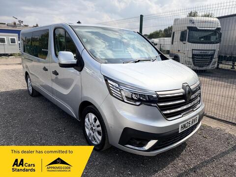 Renault Trafic Minibus 2.0 dCi LL30 Extra L2 H1 Euro 6 (s/s) 5dr (9 Seat)