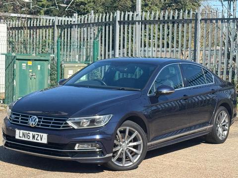 Volkswagen Passat Saloon 2.0 TDI BlueMotion Tech R-Line Euro 6 (s/s) 4dr