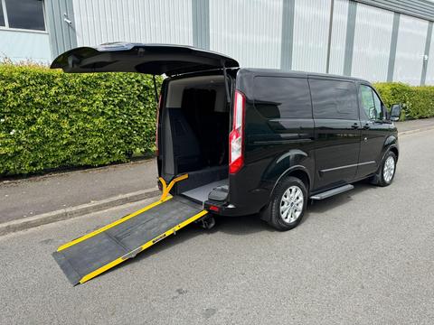 Ford Tourneo Custom Minibus 2.0 320 EcoBlue Titanium Auto L1 Euro 6 (s/s) 5dr