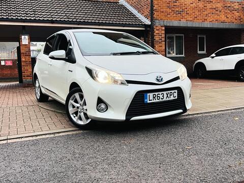 Toyota Yaris Hatchback 1.5 VVT-h T Spirit CVT Euro 5 5dr