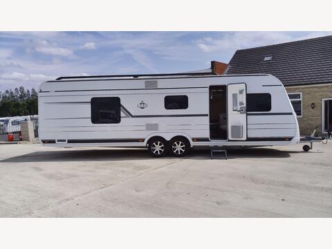 LMC 690 LORD Tourer FIXED ISLAND 24REGISTED AS NEW