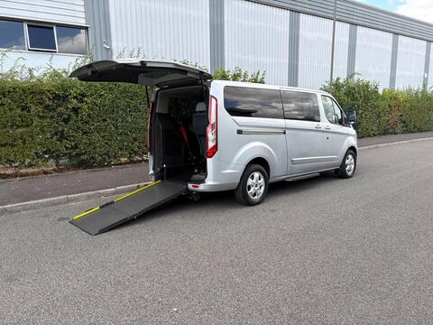 Ford Tourneo Custom Minibus 2.0 310 EcoBlue Titanium Auto L2 Euro 6 (s/s) 5dr