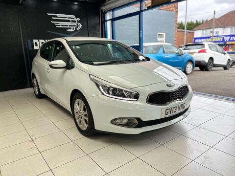Kia Ceed Hatchback 1.6 CRDi 2 Auto Euro 5 5dr