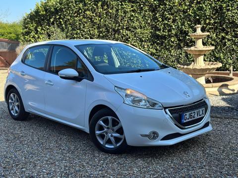 Peugeot 208 Hatchback 1.2 VTi Active Euro 5 5dr