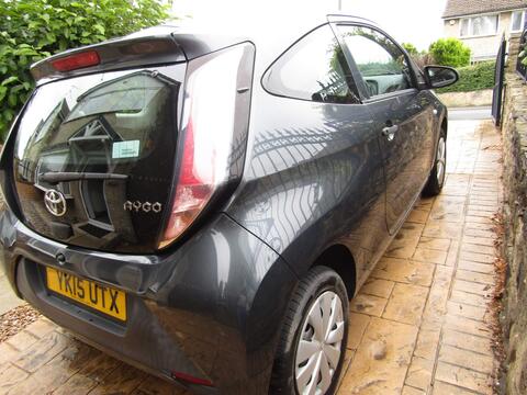 2015 Toyota AYGO, photograph 2