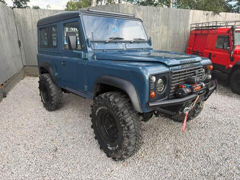 Land Rover Defender 90 SUV 2.5 TD County Station Wagon 3dr Diesel Manual 4X4 (107 bhp)